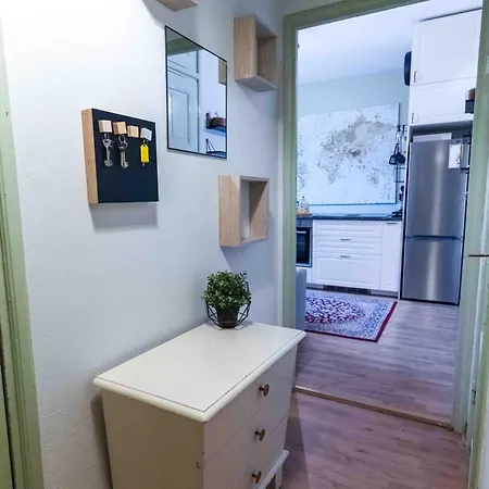 Two Apt, Central Location - Free Wifi, By Tram